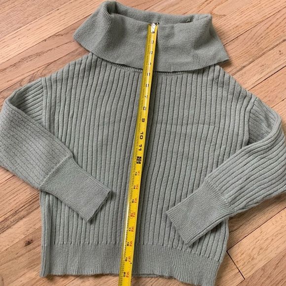 POOF Apparrel Crop Sage Green Turtle Neck Sweater - Picture 5 of 5